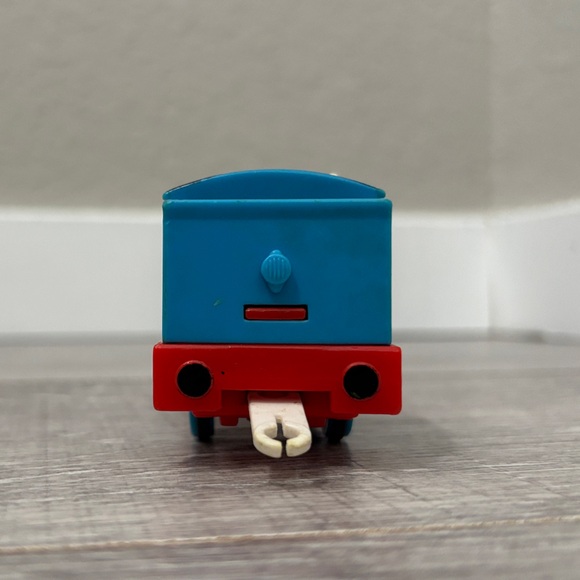 Motorized Trackmaster Thomas - Not Working - Picture 4 of 9